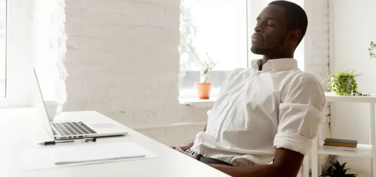 Desafios no Trabalho: Como a Espiritualidade Me Ajuda a Superar Obstáculos